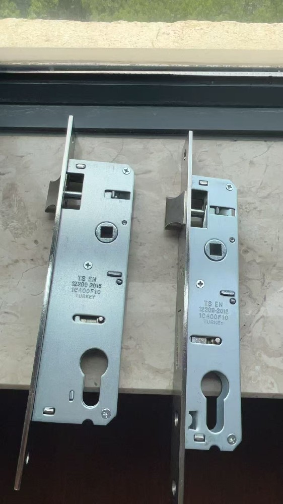 Door lock